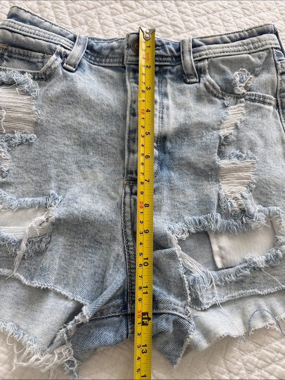 Hollister Faded Light Blue Distressed High Waist Denim Shorts Size W26 / 3 Beach - Picture 12 of 16